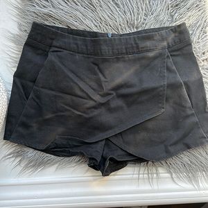 Size small American apparel skort